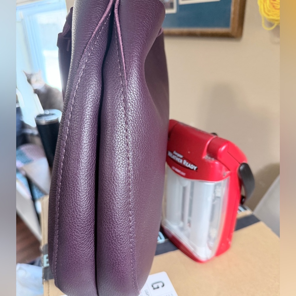 Portland Leather plum purple Olivia Shoulder Bag - Picture 4 of 16